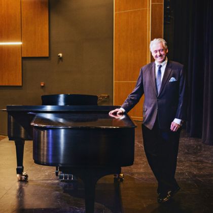 https://www.steinway.com/news/steinway-chronicle/k-12/a-patron-of-public-education-makes-collierville-a-steinway-select-school