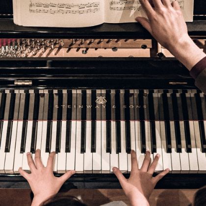 https://www.steinway.com/news/features/find-the-best-instrument-for-your-child