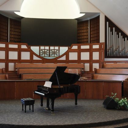 https://www.steinway.com/news/steinway-chronicle/winter-2019/ebenezer-baptist-church-chooses-new-steinway-model-b